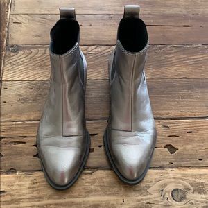 Gently used size 39.5 rag and bone booties
